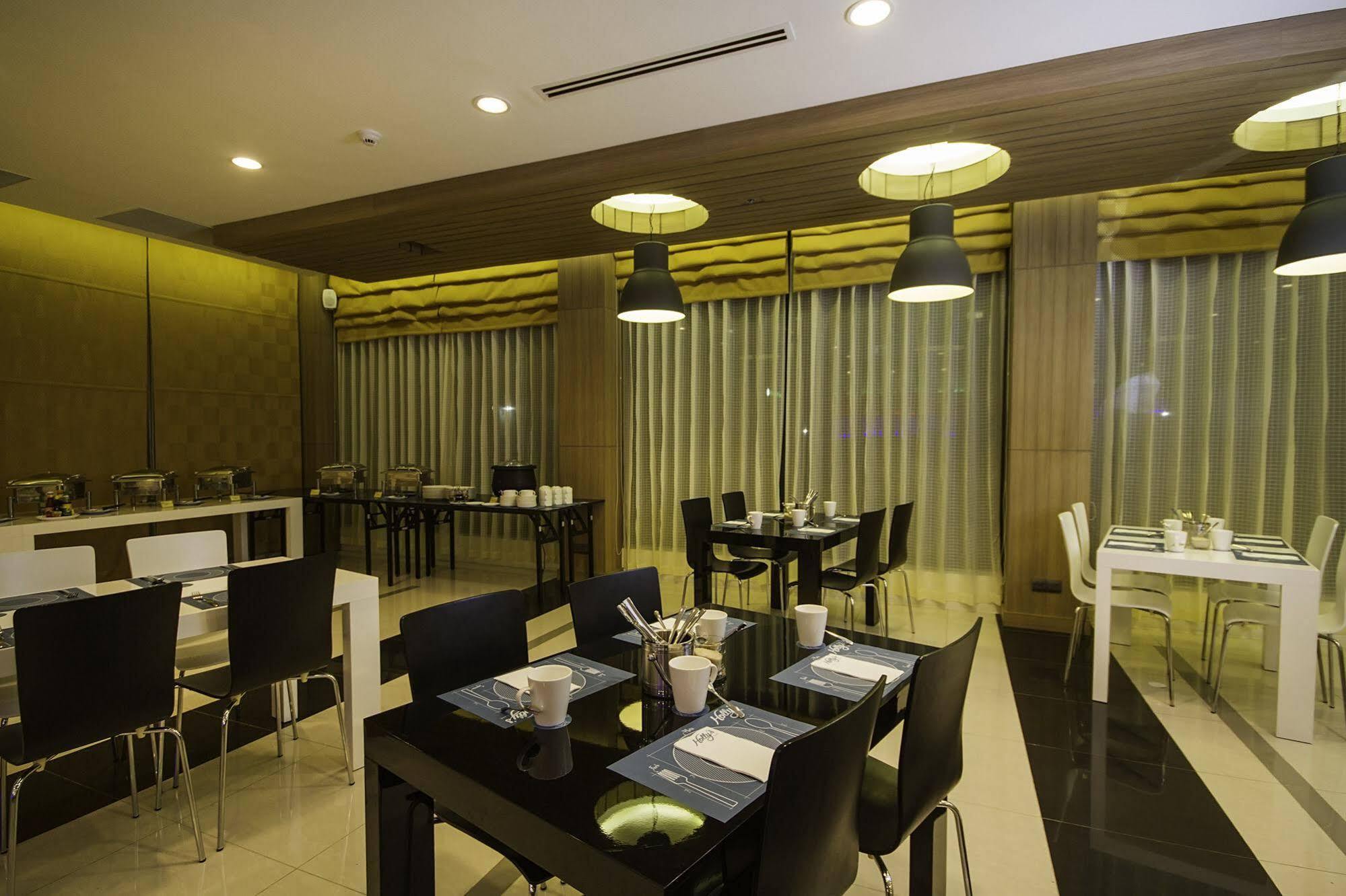 Holly Hotel Myanmar Rangum Exterior foto